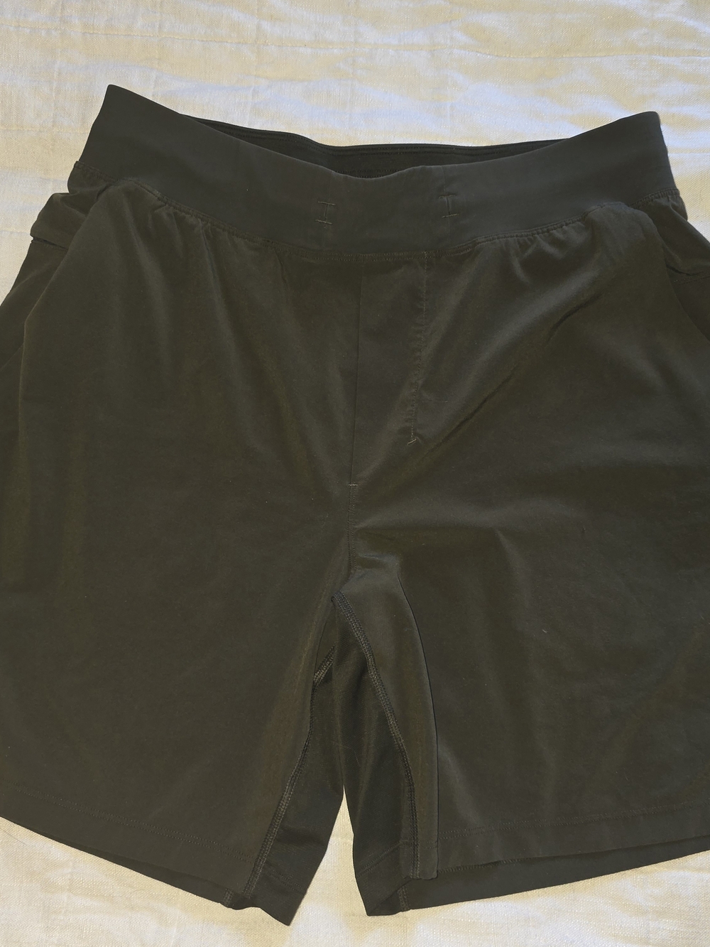 Lululemon Athletica Men's Athletic Shorts sz M Olive Green